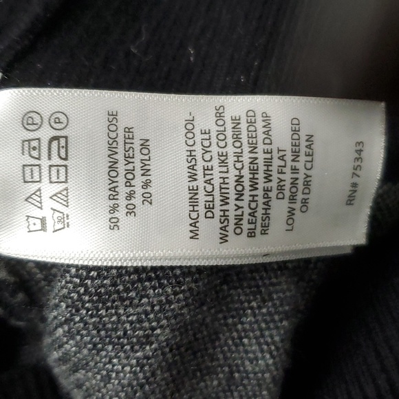 RACHEL ZOE BLACK W/WHITE STARS WARM&THICK CREW NECK SWEATER SZ MEDIUM - Picture 9 of 11